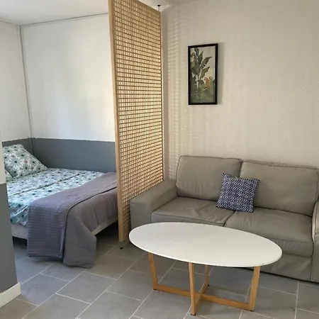 Les Tamarines Aux Sablettes Avec Parking Apartmán *