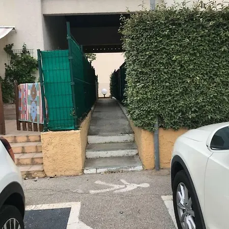 Les Tamarines Aux Sablettes Avec Parking Apartmán